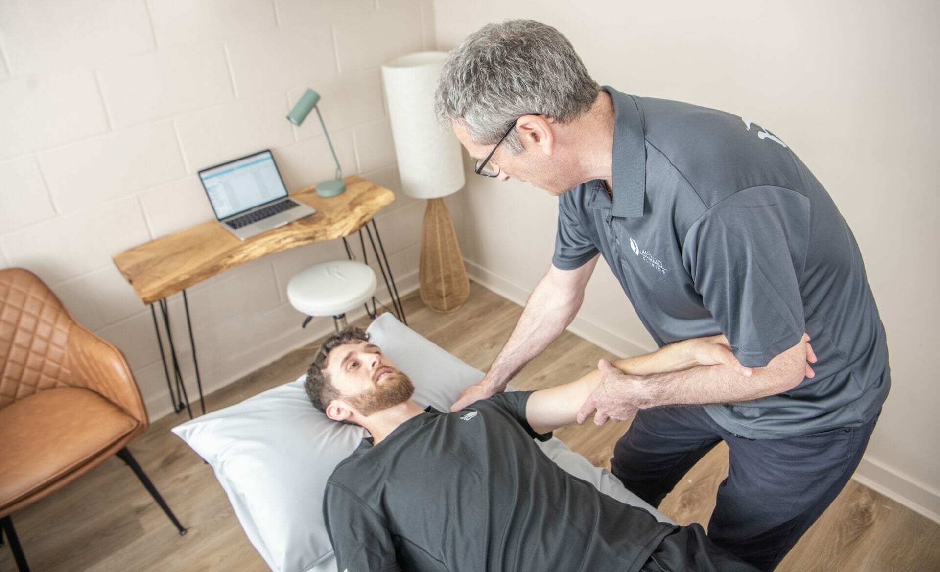 Sevenoaks Osteopath provides assessment and treatment for Shoulder pain